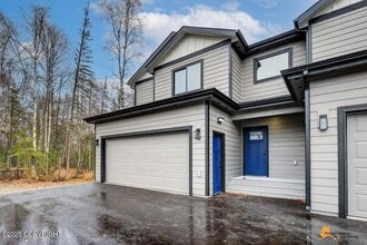 623 Rita Cir in Wasilla, AK - Foto de edificio - Building Photo