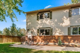 588 S Eaton St in Lakewood, CO - Building Photo