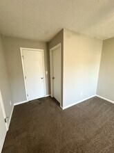 8854 Eagleview Dr, Unit 8854 Eagleview Dr Apt 3 in West Chester, OH - Building Photo - Building Photo
