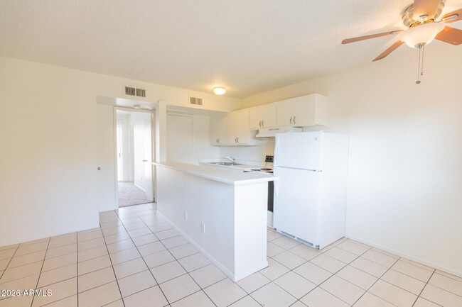 1722 E Ocotillo Rd in Phoenix, AZ - Building Photo - Building Photo