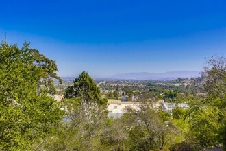 4262 Mesa Vista Way in Oceanside, CA - Building Photo - Building Photo
