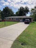 7615 Barret Rd in West Chester, OH - Building Photo
