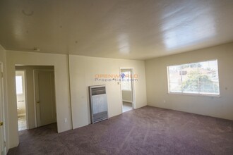 1021 E 17th St in Oakland, CA - Building Photo - Interior Photo