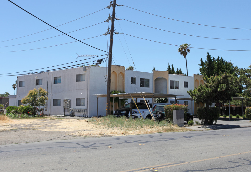 4401 Manchester Ave in Stockton, CA - Foto de edificio