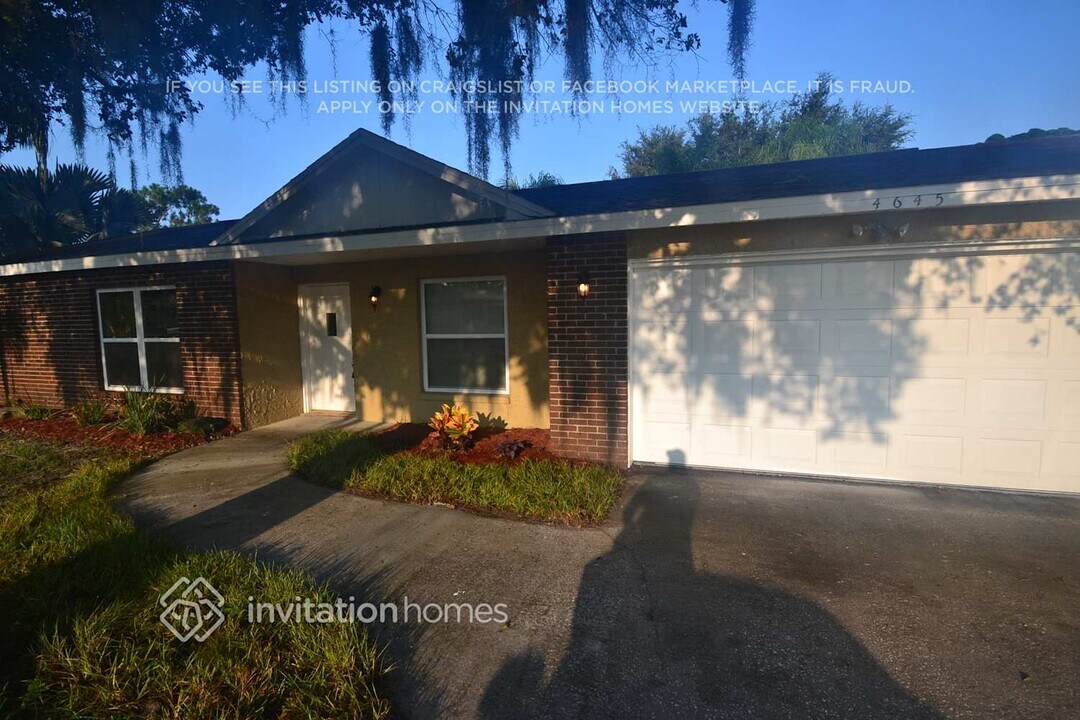 4645 Canterbury Dr in Land O Lakes, FL - Building Photo