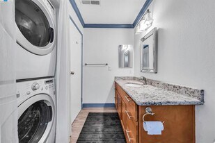 6266 Joaquin Murieta Ave, Unit #H in Newark, CA - Building Photo