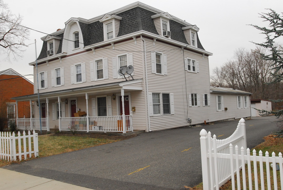 19-21 E Railroad Ave in Jamesburg, NJ - Building Photo