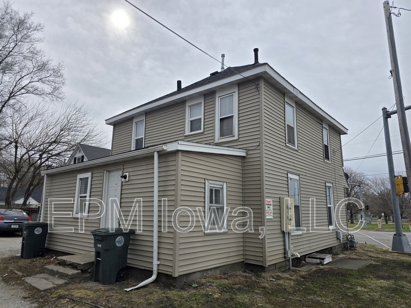 1701 Lafayette St in Waterloo, IA - Building Photo