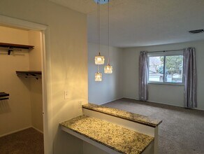 582 S Everett Ct in Lakewood, CO - Building Photo - Building Photo