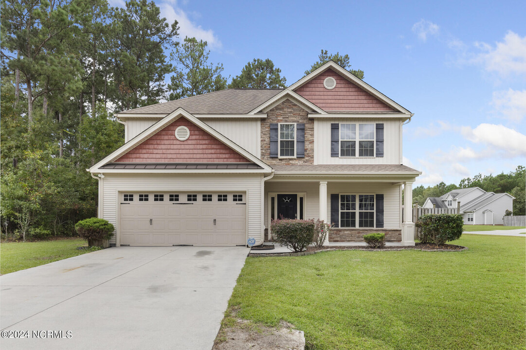 600 Weeping Willow Ln in Jacksonville, NC - Building Photo