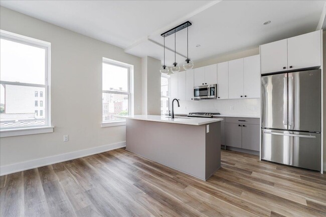 237 Washington St-Unit -302 in Hoboken, NJ - Building Photo - Building Photo