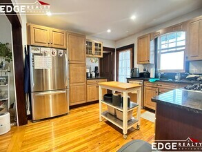 22 Saybrook St, Unit 1 in Boston, MA - Foto de edificio - Building Photo