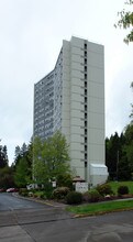 Ya-Po-Ah Terrace in Eugene, OR - Foto de edificio - Building Photo