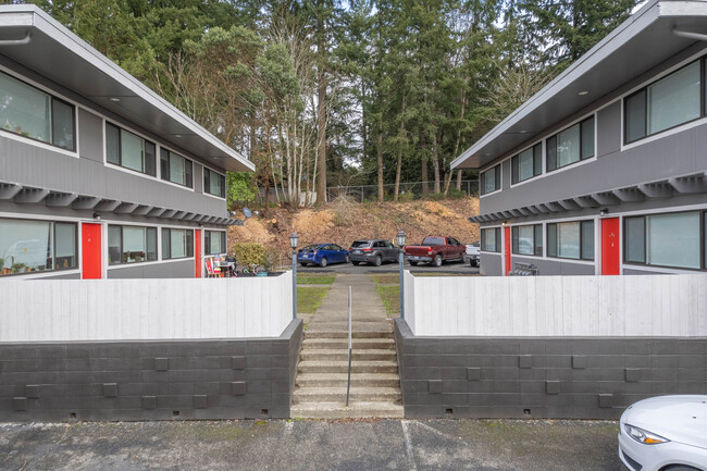 Lake Hills Terrace in Bellevue, WA - Building Photo - Building Photo