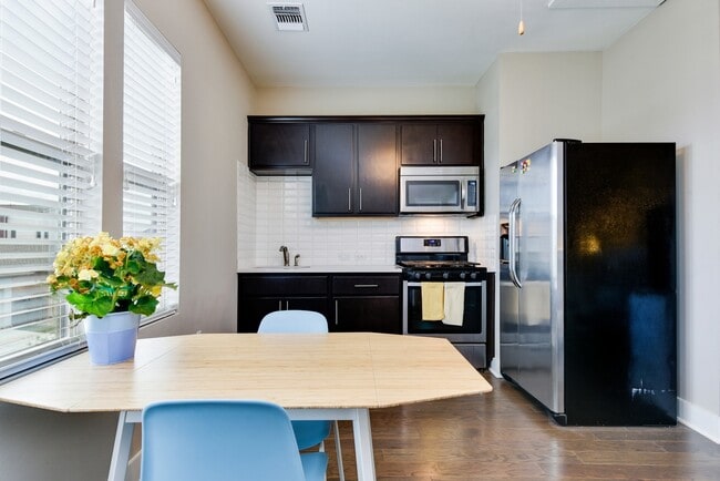 3101 McCurdy St, Unit A in Austin, TX - Foto de edificio - Building Photo