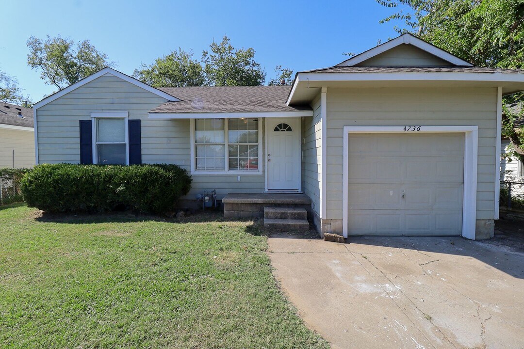 4736 S 32nd W Ave in Tulsa, OK - Building Photo