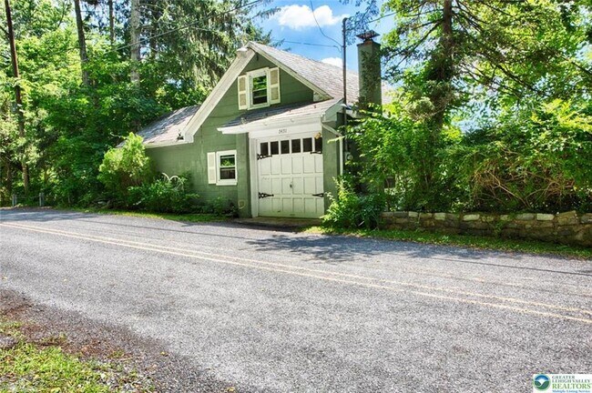 5449 Depues Rd in Bangor, PA - Building Photo - Building Photo