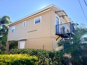 4126 35th Ave N, Unit Apartment in St. Petersburg, FL - Building Photo - Building Photo