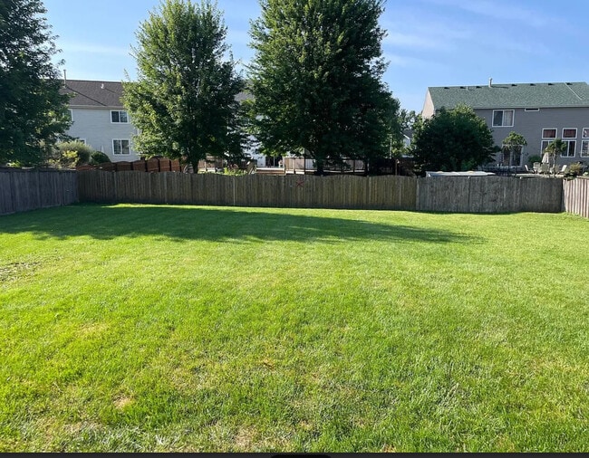 568 Needlegrass Pkwy in Antioch, IL - Building Photo - Building Photo