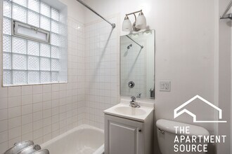 4240 N Kenmore Ave, Unit 104 in Chicago, IL - Building Photo - Building Photo