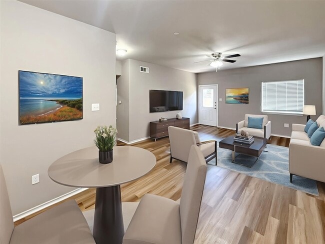 512 E Hazelwood St in Princeton, TX - Foto de edificio - Building Photo