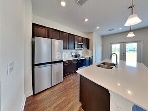 2110 Saffron Walden Dr in Plant City, FL - Foto de edificio - Building Photo