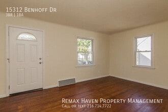 15312 Benhoff Dr in Maple Heights, OH - Building Photo - Building Photo