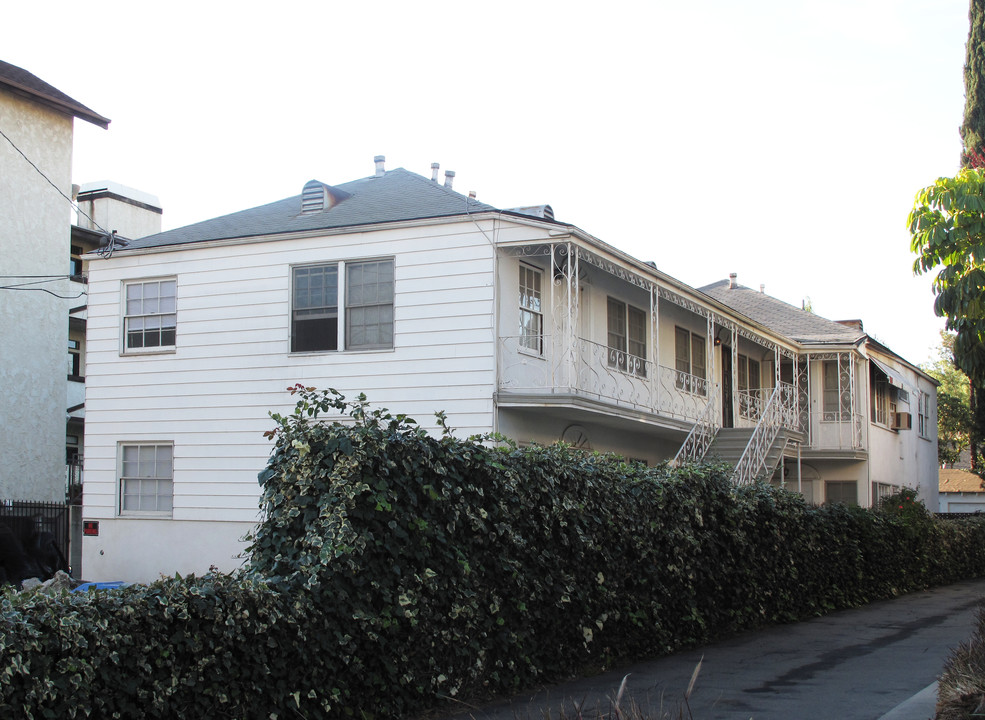 14826 Dickens St in Sherman Oaks, CA - Foto de edificio