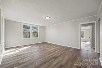 1127 W 5th Ave in Gastonia, NC - Building Photo - Building Photo