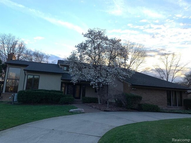 property at 3266 Montmarte Cir