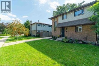 232 Cedarwoods Crescent in Kitchener, ON - Building Photo - Building Photo