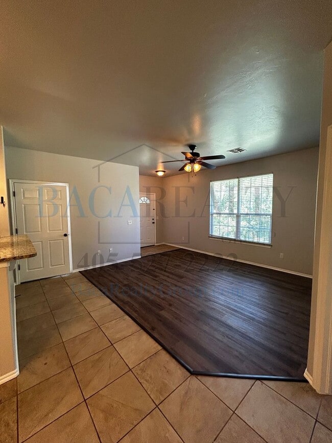 1300a Garden Gate Dr in Yukon, OK - Building Photo - Building Photo