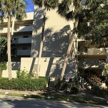 3050 NW 42nd Ave in Coconut Creek, FL - Building Photo - Building Photo