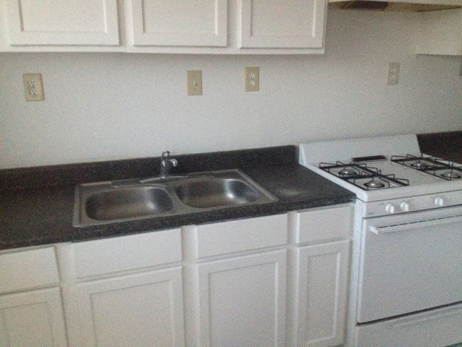 26938 Prospect St in Boron, CA - Building Photo - Interior Photo