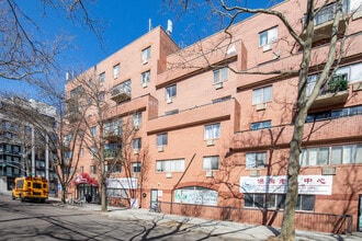 158-13 72nd Ave in Flushing, NY - Building Photo - Building Photo