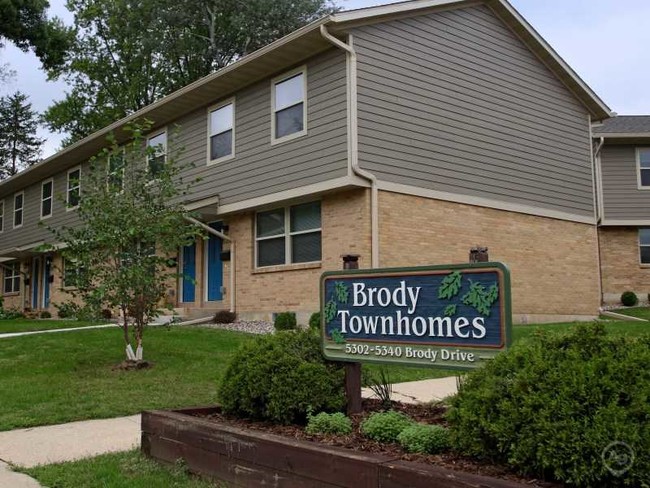 Brody Townhomes in Madison, WI - Foto de edificio - Building Photo