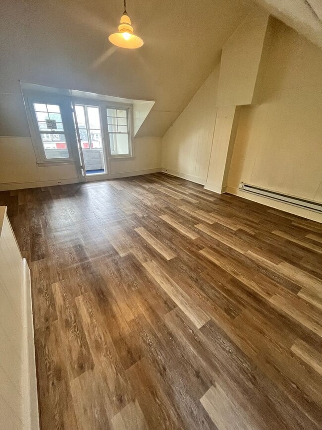 property at 224 S Ann St