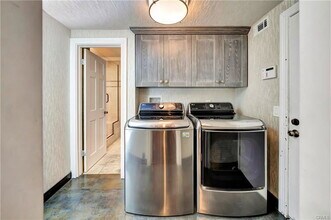 5441 Calvin Ave in Los Angeles, CA - Foto de edificio - Building Photo