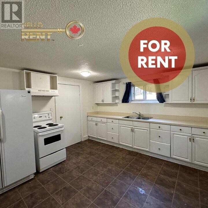 3739 Rumble St in Burnaby, BC - Building Photo
