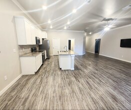 3213 Venita Ave in Lubbock, TX - Building Photo - Building Photo