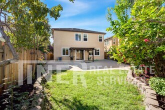 5444 Noyack Way in Sacramento, CA - Building Photo - Building Photo