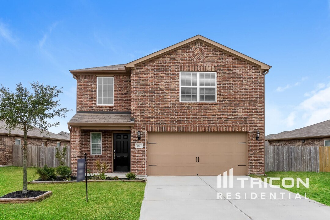 2503 Regatta Ln in La Marque, TX - Building Photo