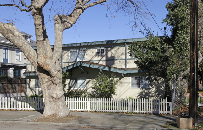 1615 Central Ave in Alameda, CA - Building Photo - Building Photo