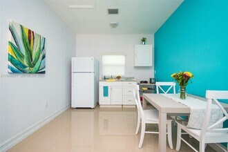 4680 SW 35th Ave in Fort Lauderdale, FL - Building Photo - Building Photo