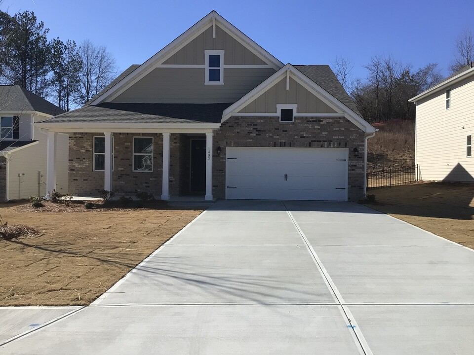 1405 Soapstone Rd in Dacula, GA - Building Photo