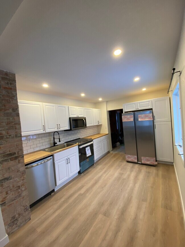 1142 Wallgate Ave Rentals in Waterloo, IA