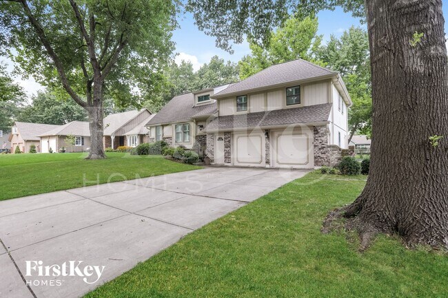 1018 SE 4th St in Lee's Summit, MO - Building Photo - Building Photo