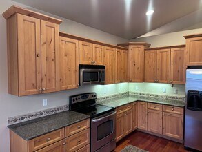 2842 NW Windham Loop in Bend, OR - Building Photo - Building Photo