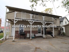 117 E John St in Alexandria, IN - Foto de edificio - Building Photo