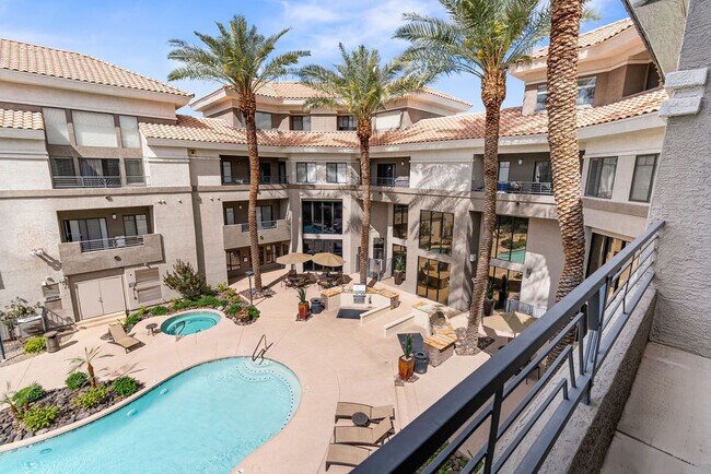 Konrad in Phoenix, AZ - Foto de edificio - Building Photo